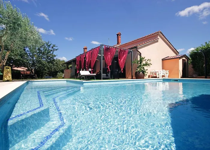 Apartments Mirna