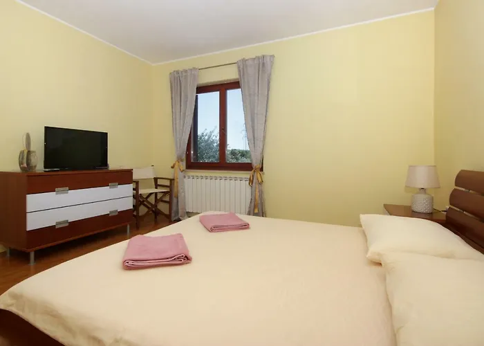 Apartments Mirna