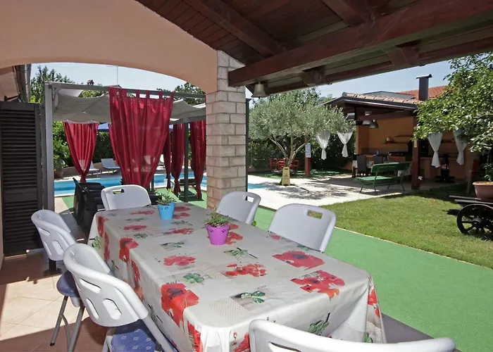 Apartments Mirna