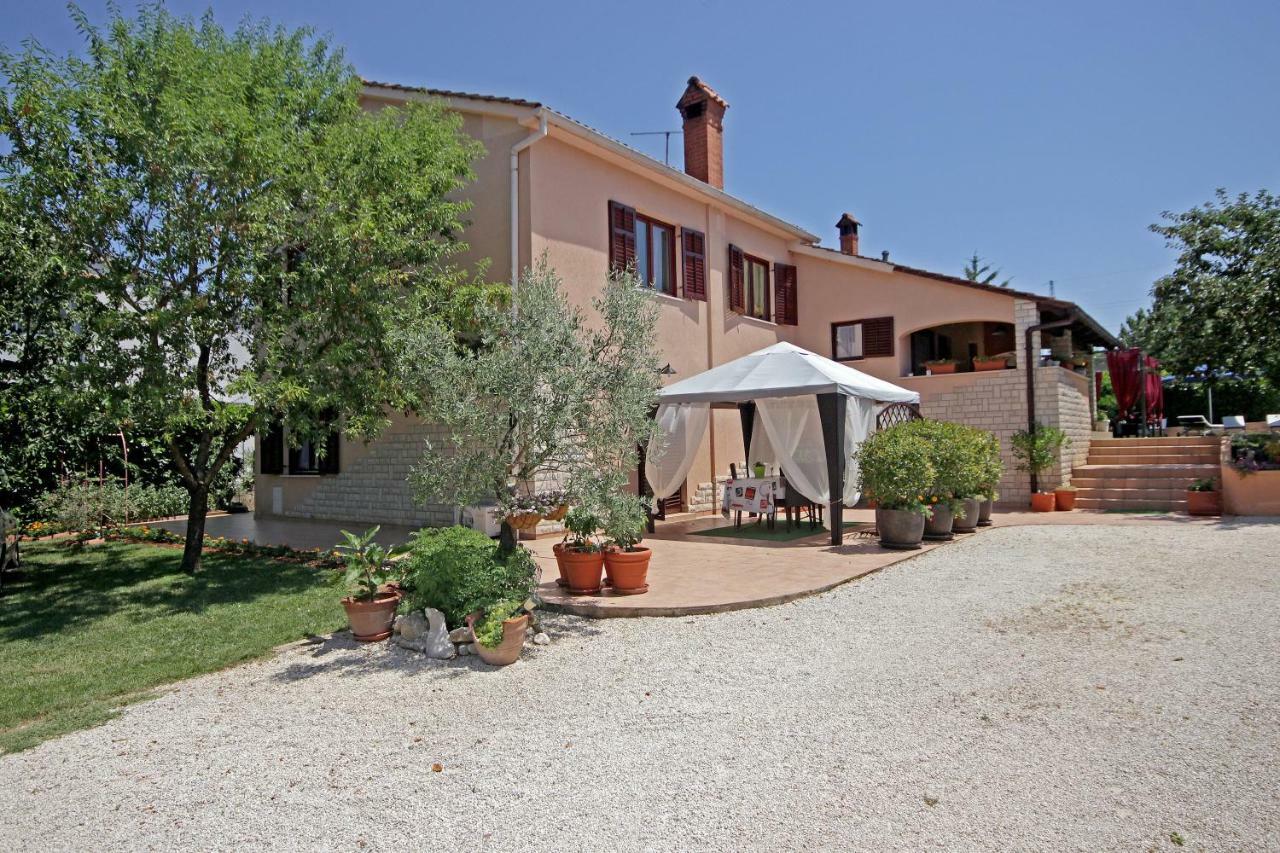 Apartment Mirna