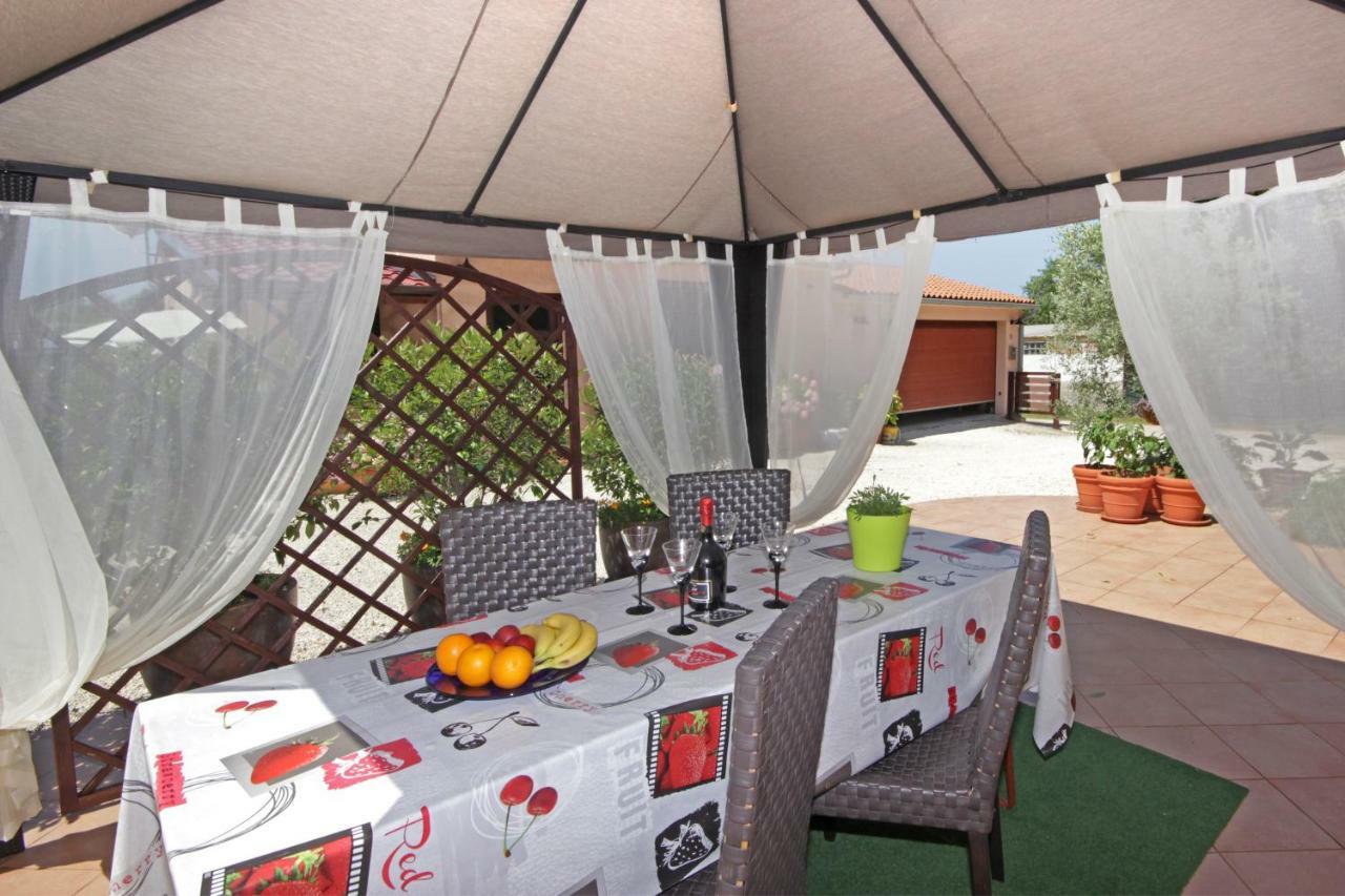 Apartment Mirna Pula
