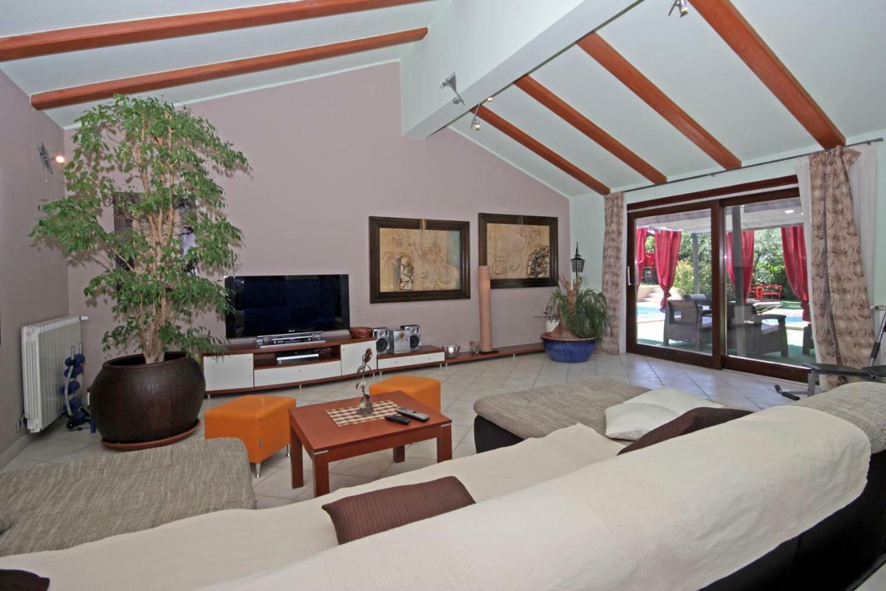 Mirna Apartment *