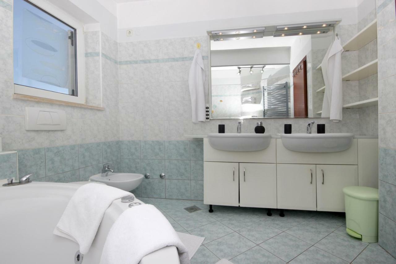 Apartment Mirna