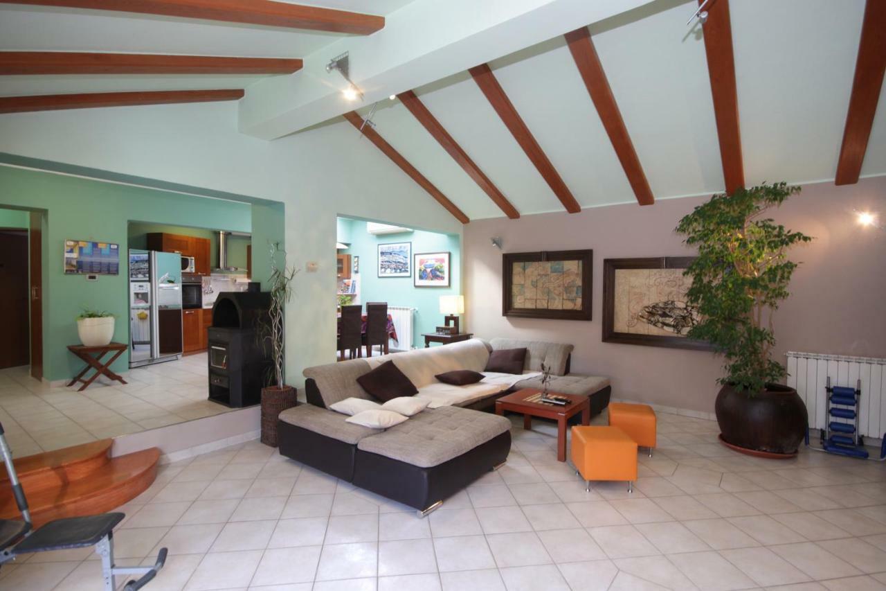 Apartment Mirna Pula