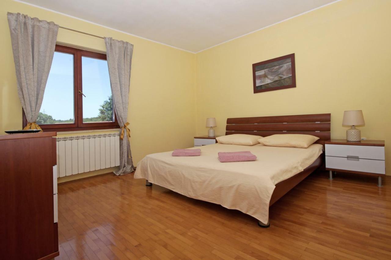 Apartment Mirna *