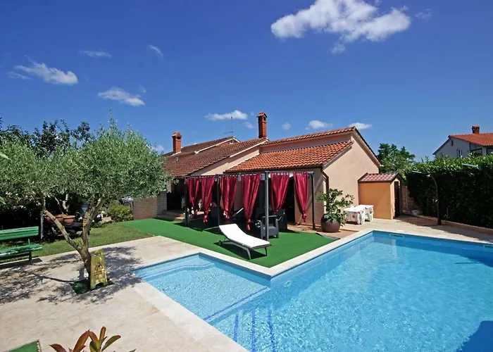 Apartments Mirna